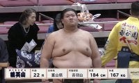 身長184センチ体重167キロ巨体力士と対峙した“極細”力士「ほっそ！」体格差に仰天「相撲ってスゴい」