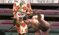 15歳力士、取組後に髪が爆発 食らいついたら離さない執念の勝ち越しでの一コマ「負けん気の強さ顔に出てる」ファン驚嘆
