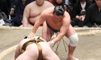 豊昇龍が連敗を止め３敗をキープ　同期生、王鵬に勝利