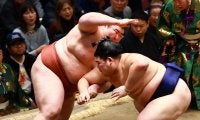 横綱大の里、痛い４敗目…熱海富士にジャンプしながら押し出される「しっかり集中」繰り返す
