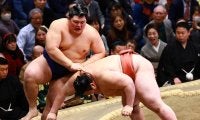 熱海富士２日連続金星　部屋の関取で最速勝ち越し　前夜は伊勢ケ浜親方に感謝の懸賞46本　