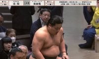 “イケメンオールバック”力士が巨体の対戦相手をぶん回した！驚異のパワーに拍手喝采「豪快」「ぶん投げた」