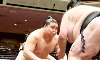 横綱のしこ名を受け継ぐ旭富士　体重２２８キロの相手に３秒で完勝　序ノ口デビューから６連勝