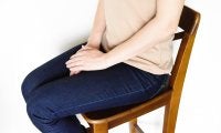尿漏れ・姿勢の崩れが気になる人へ。椅子に座って3分の骨盤底筋トレ