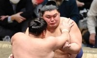 連敗を３で止めた大の里　最後まで綱の務め果たしてほしい　右から強く当たって足もしっかり前に出た　武蔵川親方が評価