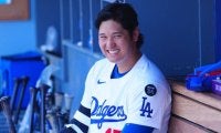 大谷翔平が380億円男に差し伸べた“右手”　至近距離で撮影…クラブハウスでの貴重な光景
