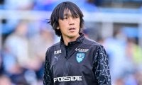 ｢俊さんのフリーキック講座は神｣レジェンド臨時コーチが“お手本FK”披露！ 直接指導にJ2磐田の高卒新人は｢本当に幸せです｣｢ずっとニヤニヤしてました｣