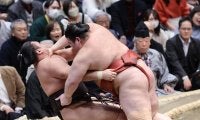 ３敗対決は熱海富士が霧島下す　「相手に差されても前にどんどん出ていった」花田虎上さん
