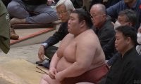 熱海富士、取組前に“謎の動き”「こういう人形あるよねw」“超独特”ルーティンに反響続々