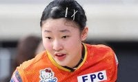 １７歳の張本美和が涙の初優勝「ついに、やっと勝ったか」　早田ひなとの３年連続決勝を死闘、逆転で制す　４連覇のジュニアと２冠達成