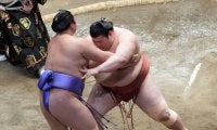 大関安青錦と前頭４枚目の熱海富士による優勝決定戦へ　ともに３敗死守