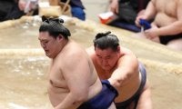 大の里は前日の安青錦戦完勝から一転…苦手の豊昇龍にまたも敗れる「これを糧に大阪に向けて」