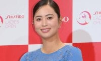 女子ゴルファー柏原明日架　メガネ姿のオフショット添えて投稿「３０歳になりました」「私らしくを心の中心に」