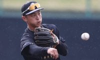 【阪神】熊谷敬宥、志願のピラティストレ「頭使って体動かす」30歳の初チャレンジ／虎番が見た