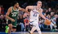 靭帯断裂、精巣がんを乗り越え…サンダーのトピッチが約1年半越しのNBAデビュー