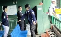侍ジャパン　松井秀喜氏が坂本誠志郎に身ぶり手ぶりの白熱アドバイス　正捕手候補は直立不動で聞き入る　特打後に激アツ光景