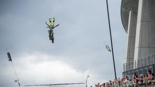 「TOYOTA ROCK FESTIVAL」で 今年もFMX AIR JACKが空を舞う！