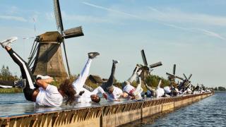 70人以上のB-Boyが “風車” の前で “ウインドミル” 世界記録更新