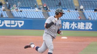 がむしゃらな副将に待望の一発 慶應・内田