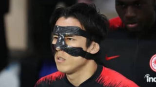 フランクフルトの長谷部誠がマスクマンで出場