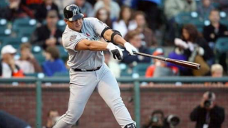 「申告敬遠が野球じゃない理由」MLB3冠王の“敬遠打ち”に再脚光「恋しい」