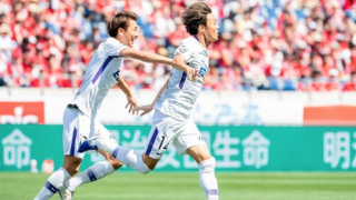 サンフレッチェ広島は若返った。平均約30歳のレッズとは対照的