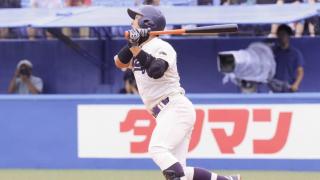 激動の開幕戦 　延長12回で東大を下す／東京六大学秋季リーグ戦