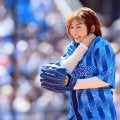 「愛らしさが変わらない！」横浜スタジアムに降り立った＂奇跡の33歳＂が話題、はにかみ笑顔もまた…「ずっと見ていられる」