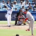 「試合中のボールに手を出しちゃいけないと…」大谷翔平の本塁打球は幻も尾中さんがグッドマナー