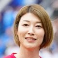 狩野舞子 コーナーの球にサーブ命中