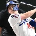 ドジャースの可愛い娘たちが大集結！ピンク色に一変のロッカールームでダンスパーティー　選手らパパの顔に