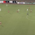 「どこがハンドなん」試合の流れが変わる“疑惑のジャッジ”にファンの不満爆発「理解できん」ハンド判定されたパスカットの瞬間