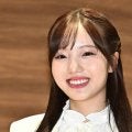 本田真凜さん「人魚かと思った」海辺でノースリーブ姿公開
