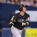 鷹・近藤健介 満塁弾で通算100号