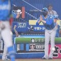 日本ハム　新庄監督のにじんだ人柄　マルティネスに感謝のポーズ→試合後に「奥さんお誕生日おめでとうございます」