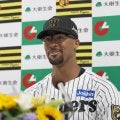 阪神　デュプランティエが来日初の月間ＭＶＰ　女房役の坂本に感謝「彼のおかげで思ったような投球ができた」