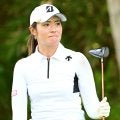 渡邉彩香「常に不安」のドライバーと向き合い2年ぶり首位発進