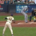 何が起きた？ 大谷翔平の打席で“敵将ブチギレ！”「そら怒る」「マジか」 相手投手に異変… 球場がざわつく“まさかの展開”