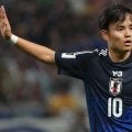 ｢ベンツ似合うなぁーかっけー｣久保建英×メルセデス・ベンツの｢黒ジャケット＆白ボディ｣コラボ写真が話題！｢眼福すぎる｣｢助手席疑似体験…!!｣の声