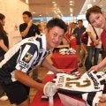Ｊ１神戸・吉田監督　１日限りで吉田“店長”に　約30分の“サービス残業”もサポーターとの交流楽しむ