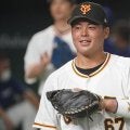 「肩えぐっ」巨人24歳の衝撃送球にSNS騒然　走者制圧…次期正捕手に待望論「凄いなこれは」