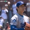大谷は「えげつない」 現地局＆実況も称賛「完全にゾーンに入っている！」「ピッチクロックをギリギリまで使い投球」奪三振の瞬間に大興奮