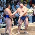 新横綱大の里が万全の寄りで初日白星　元大関琴風氏「文句なし」元横綱若乃花の花田氏「100点」