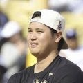 大谷翔平　オールスターへの移動風景を公開　カーショーら５人で肩を組んで笑顔　飛行機バックの風景がかっこいい！