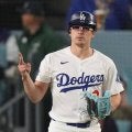 左肘負傷のキケ・ヘルナンデス、長女ペネロペちゃんと仲良し２ショット　復帰に向け充電期間へ