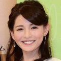 菊池雄星の妻・深津瑠美さん、チャーター機内での食事シーン公開　長男が上手にナイフとフォーク