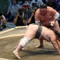 荒篤山が朝乃山下す「強く当たれた」立ち合いから踏み込みまわし取らせず　声援の差「意識してない」