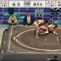 15歳の新鋭力士が衝撃の“一撃” 懐に飛び込んだ相手を吹っ飛ばす劇的決着「強い」「入りすぎた」驚きの声