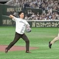西武レジェンドＯＢ中島裕之氏＆片岡保幸氏がセレモニアルピッチ　中島氏は後半戦のキーマンにベテラントリオを指名