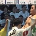 「2日目なのにすごいな！」元人気力士、懸賞の数に驚愕 新横綱・大の里、注目の一番で発生した驚きの一コマ